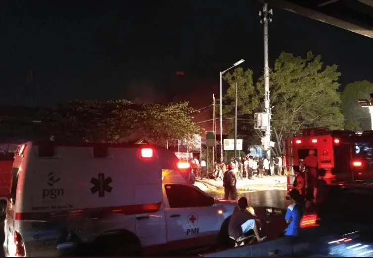 Kebakaran Melanda Pemukiman Padat Penduduk di Cempaka Putih, Jakarta Pusat Kebakaran Melanda Pemukiman Padat Penduduk di Cempaka Putih, Jakarta Pusat