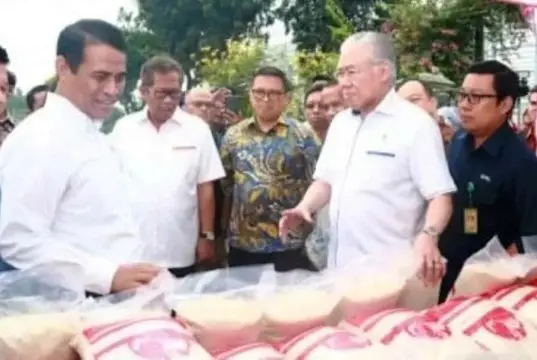 Pemprov DKI Gelar Operasi Pasar Beras Pemprov DKI Gelar Operasi Pasar Beras