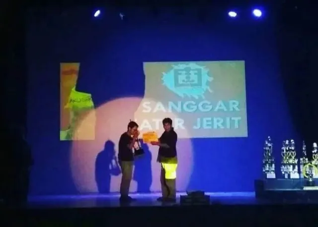 Teater Em Juara Umum Festival Teater Jakarta Timur 2017