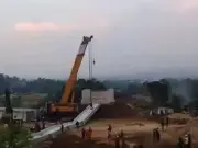 Seorang Pekerja Dalam Proyek Tol Pasuruan-Probolinggo Tewas Akibat Girder Ambuk Seorang Pekerja Dalam Proyek Tol Pasuruan-Probolinggo Tewas Akibat Girder Ambuk