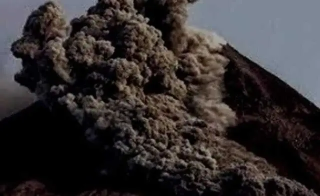 Letusan Gunung Agung Bertipe Freatik Letusan Gunung Agung Bertipe Freatik