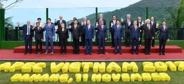 Joko Widodo Mendorong Tiga Hal Untuk Dikerjakan Para Pemimpin Anggota APEC Joko Widodo Mendorong Tiga Hal Untuk Dikerjakan Para Pemimpin Anggota APEC