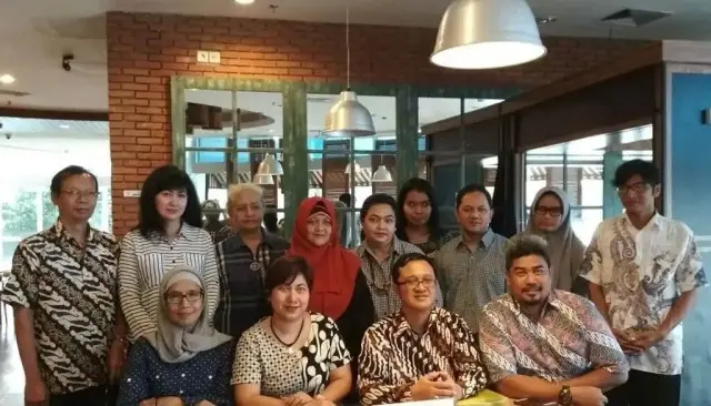 11 Mantan Karyawan AJ Manulife Menuntut Hak 11 Mantan Karyawan AJ Manulife Menuntut Hak