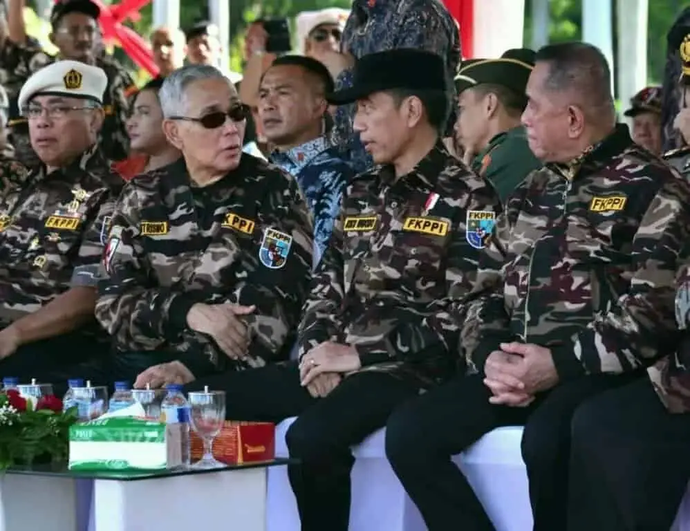 Presiden Joko Widodo Dinobatkan sebagai Anggota Kehormatan FKPPI Presiden Joko Widodo Dinobatkan sebagai Anggota Kehormatan FKPPI