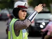 Dirlantas Polda Metro Jaya Menerapkan Jalur Sepeda Motor Di Jalan MH Thamrin