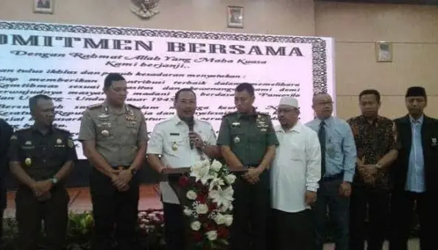 Polres Metro Jakarta Barat dan Pemkot Jakarta Barat Bersinergi Berantas Narkoba di Kampung Boncos Polres Metro Jakarta Barat dan Pemkot Jakarta Barat Bersinergi Berantas Narkoba di Kampung Boncos