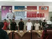 Polres Jakbar Berikan Penyuluhan Bahaya Narkoba Kepada Warga Grogol Polres Jakbar Berikan Penyuluhan Bahaya Narkoba Kepada Warga Grogol