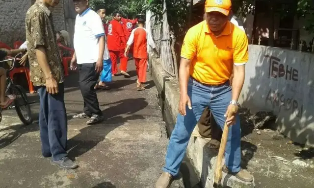 Pemkot Jakbar Gelar Bersih-bersih Lingkungan Pemkot Jakbar Gelar Bersih-bersih Lingkungan