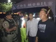 Seniman Jalanan Adu Mulut dengan Satpol PP Surabaya Terkait Pemberhentian Atraksi Musik Angklung Seniman Jalanan Adu Mulut dengan Satpol PP Surabaya Terkait Pemberhentian Atraksi Musik Angklung