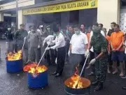 Polres Metro Jakarta Utara Musnahkan 42 Kg Ganja dan 223,4 gram Sabu Polres Metro Jakarta Utara Musnahkan 42 Kg Ganja dan 223,4 gram Sabu