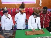 Menko PMK Resmikan Kampung Siaga Bencana dan Kukuhkan TAGANA di Asmat Menko PMK Resmikan Kampung Siaga Bencana dan Kukuhkan TAGANA di Asmat