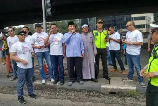 Polres Jakbar Beserta Jajaran Gelar Gerakan Kampanye Anti Hoax Polres Jakbar Beserta Jajaran Gelar Gerakan Kampanye Anti Hoax