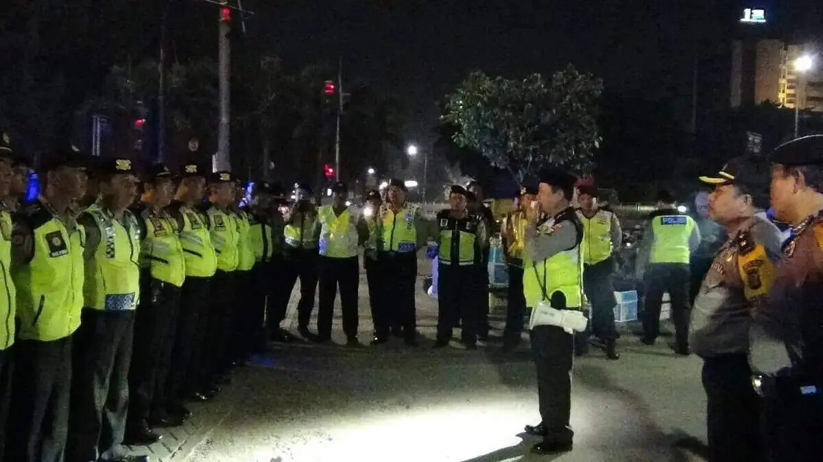 Patroli 'Langit Biru' Jaga Kamtibmas Wilayah Hukum Polres Jakarta Barat Patroli 'Langit Biru' Jaga Kamtibmas Wilayah Hukum Polres Jakarta Barat