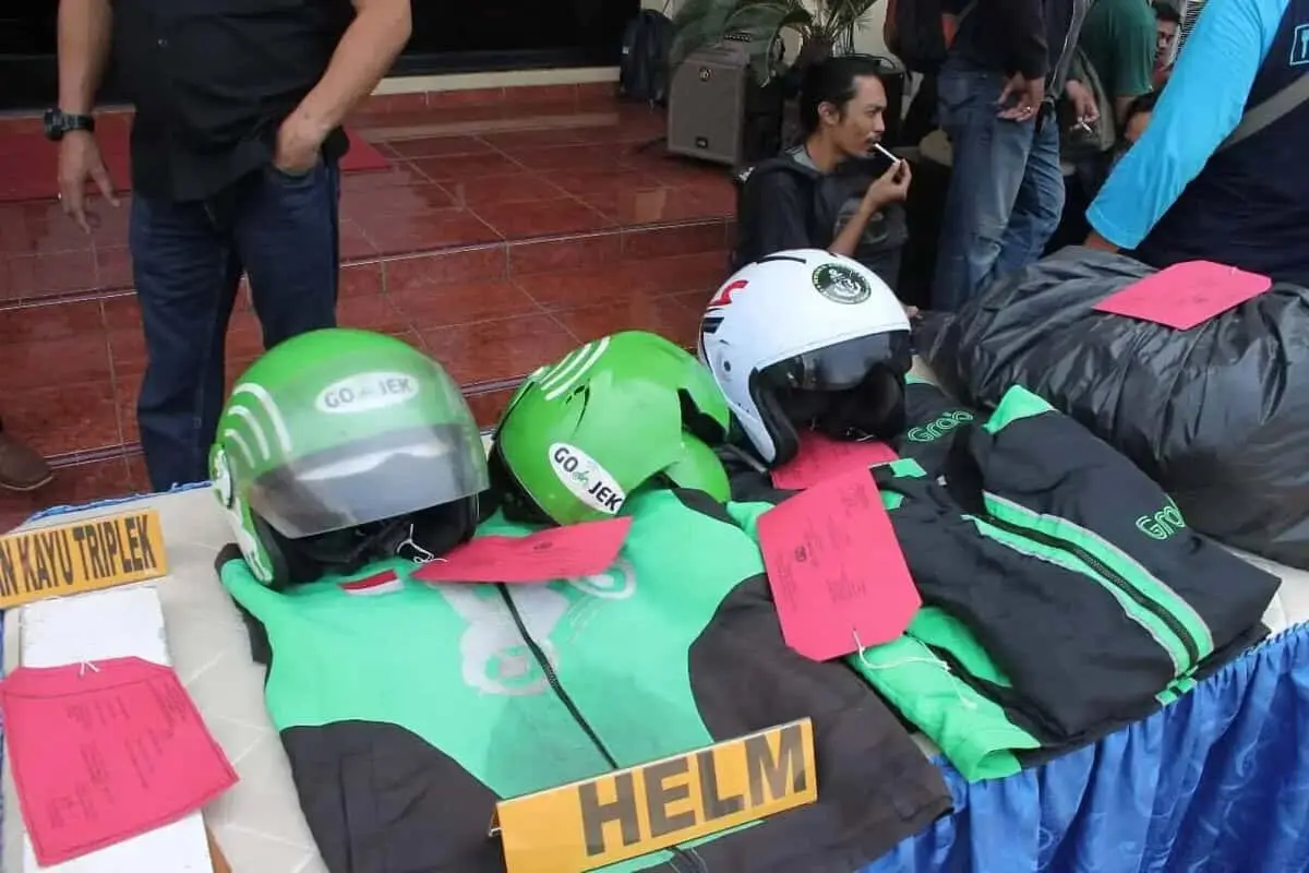 Pukuli Korban Hingga Tewas, Enam Pengemudi Ojek Online Dibekuk Team Pemburu Preman Pukuli Korban Hingga Tewas, Enam Pengemudi Ojek Online Dibekuk Team Pemburu Preman