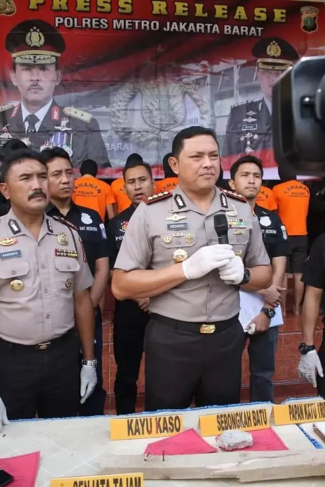 Pukuli Korban Hingga Tewas, Enam Pengemudi Ojek Online Dibekuk Team Pemburu Preman Pukuli Korban Hingga Tewas, Enam Pengemudi Ojek Online Dibekuk Team Pemburu Preman