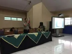 Polisi dan Pegawai Puskesmas Kembangan Bina Pelajar Sekolah dari Bahaya Narkoba Polisi dan Pegawai Puskesmas Kembangan Bina Pelajar Sekolah dari Bahaya Narkoba