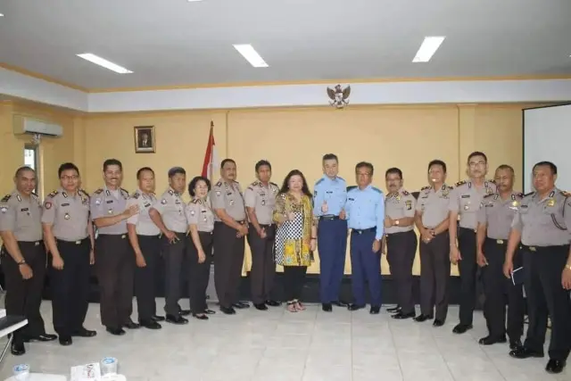 Berikan Pelayanan Terbaik, Bhabinkamtibmas Jajaran Polres Metro Jakarta Barat Mendapatkan Piagam Penghargaan