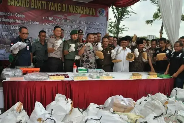 Satresnarkoba Polres Jakbar Beserta Polsek Jajaran Ungkap Kasus Narkoba Periode Januari-Februari Satresnarkoba Polres Jakbar Beserta Polsek Jajaran Ungkap Kasus Narkoba Periode Januari-Februari