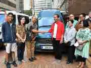 Ketika Presiden Jokowi Tandatangani Mobil Berplat 'JOKOWI' di Selandia Baru
