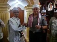 Kapolres metro Jakarta Barat Shalat Jumat Bersama Warga Pekojan Kapolres metro Jakarta Barat Shalat Jumat Bersama Warga Pekojan