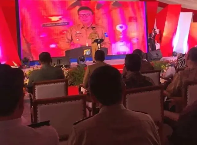 Mendagri Berikan Apresiasi Kepada Polres Jakbar Atas Keberhasilan Ungkap Barang Kadaluwarsa Mendagri Berikan Apresiasi Kepada Polres Jakbar Atas Keberhasilan Ungkap Barang Kadaluwarsa