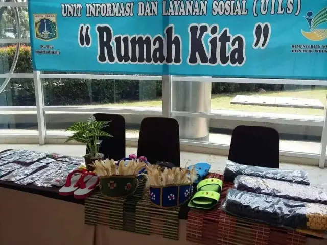 Orang Dengan Gangguan Jiwa Pamerkan Hasil Karya Orang Dengan Gangguan Jiwa Pamerkan Hasil Karya