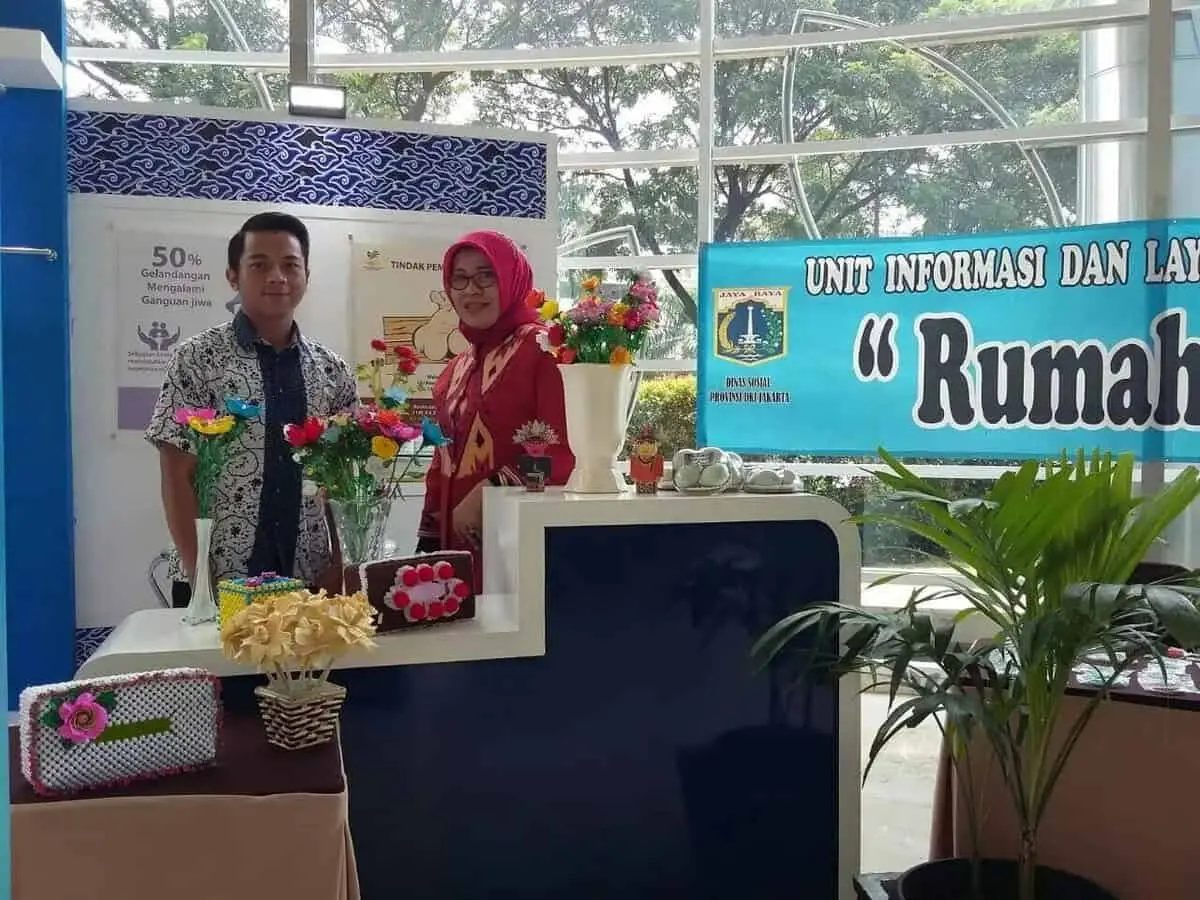 Orang Dengan Gangguan Jiwa Pamerkan Hasil Karya Orang Dengan Gangguan Jiwa Pamerkan Hasil Karya