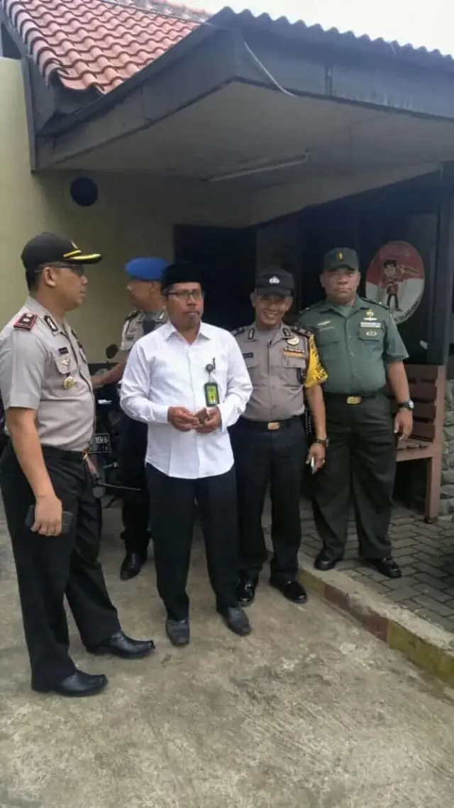 Tiga Pilar Bersama Toga, Tomas, Toda, Ormas Beserta Elemen Masyarakat Kecamatan Kembangan Menolak Hoax Tiga Pilar Bersama Toga, Tomas, Toda, Ormas Beserta Elemen Masyarakat Kecamatan Kembangan Menolak Hoax