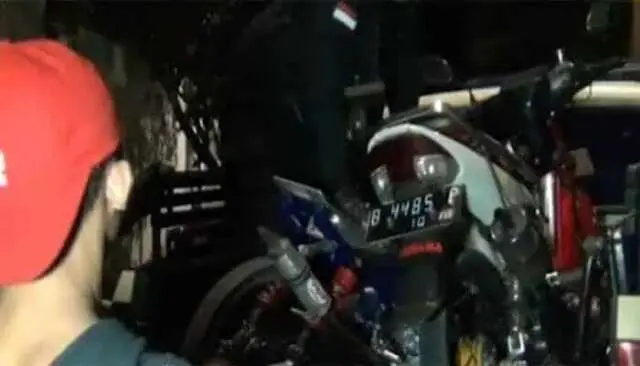 Tim Pemburu Preman Polres Metro Jakarta Barat Bubarkan Balapan Liar