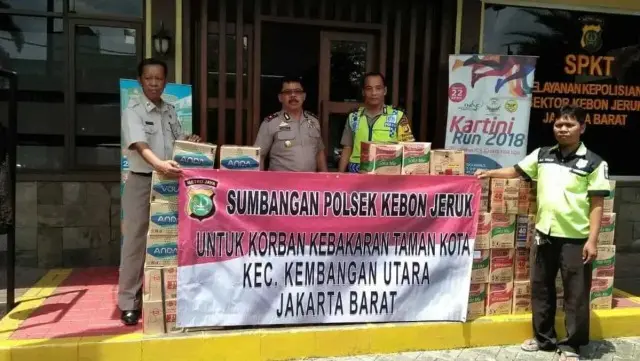 Polsek Kebun Jeruk Buka Posko Peduli Kemanusiaan di Lokasi Kebakaran Taman Kota