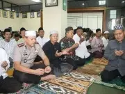 Hadiri Pengajian Rutin Bersama Para Ulama, Ini Pesan Kapolres Jakbar Hadiri Pengajian Rutin Bersama Para Ulama, Ini Pesan Kapolres Jakbar
