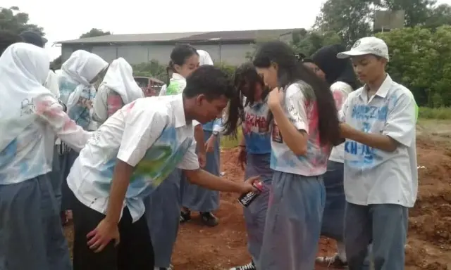 Belum Pasti Lulus, Pelajar SMK di Jakbar Rayakan Corat Coret