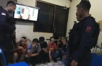Tim Pemburu Preman Polres Jakbar Amankan Tawuran Pelajar di Cengkareng Tim Pemburu Preman Polres Jakbar Amankan Tawuran Pelajar di Cengkareng