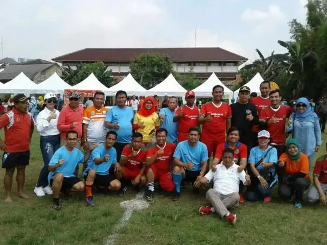 Wakil Walikota Jakarta Barat Buka Festival Olah Raga Rakyat di Kembangan Wakil Walikota Jakarta Barat Buka Festival Olah Raga Rakyat di Kembangan
