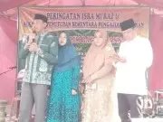 Warga Kelurahan Semanan Menggelar Acara Isra Miraj Warga Kelurahan Semanan Menggelar Acara Isra Miraj