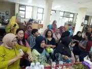 KUBE Johar Baru Dilatih Pengolahan Kue Kering