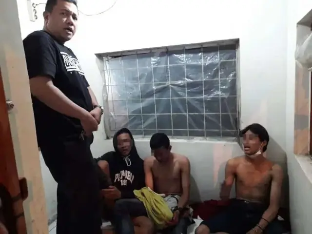 Bawa Senjata Tajam, Tiga Pemuda Diamankan Buser Polsek Tamansari Bawa Senjata Tajam, Tiga Pemuda Diamankan Buser Polsek Tamansari