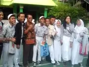 Kasubsektor Tegal Alur Bersama Wakil Sekolah SMA 56 dan Siswa Kampanyekan Anti Hoax Kasubsektor Tegal Alur Bersama Wakil Sekolah SMA 56 dan Siswa Kampanyekan Anti Hoax