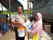 Trio JB Polsek Payung Sekaki Laksanakan Baksos Bersama Masyarakat Trio JB Polsek Payung Sekaki Laksanakan Baksos Bersama Masyarakat
