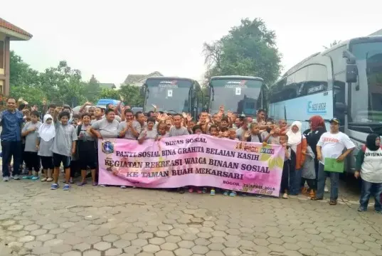 Disabilitas Grahita Binaan Dinsos Diperkenalkan Jenis Buah dan Tumbuhan Disabilitas Grahita Binaan Dinsos Diperkenalkan Jenis Buah dan Tumbuhan