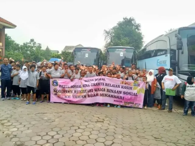 Disabilitas Grahita Binaan Dinsos Diperkenalkan Jenis Buah dan Tumbuhan Disabilitas Grahita Binaan Dinsos Diperkenalkan Jenis Buah dan Tumbuhan