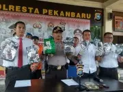 Sabu seberat 4 Kg lebih diamankan Sat Narkoba Polresta Pekanbaru Sabu seberat 4 Kg lebih diamankan Sat Narkoba Polresta Pekanbaru