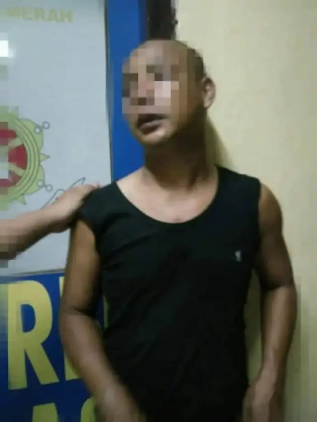 Polsek Palmerah Amankan Polisi Gadungan Polsek Palmerah Amankan Polisi Gadungan