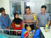 Tim Jumat Barokah Polresta Pekanbaru Besuk Anak Menderita Gizi Buruk Tim Jumat Barokah Polresta Pekanbaru Besuk Anak Menderita Gizi Buruk