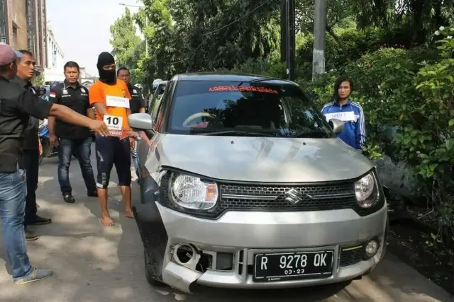 Polsek Tambora Gelar Rekontruksi Kasus Pembunuh Modus Tabrak Lari Polsek Tambora Gelar Rekontruksi Kasus Pembunuh Modus Tabrak Lari