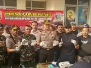 Kampung Ambon Diobrak-abrik, Polisi Temukan 16 Paket Sabu Kampung Ambon Diobrak-abrik, Polisi Temukan 16 Paket Sabu