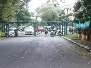 Penutupan Akses Jalan Kembang Elok VI Kembangan Selatan Dikeluhkan Warga Penutupan Akses Jalan Kembang Elok VI Kembangan Selatan Dikeluhkan Warga
