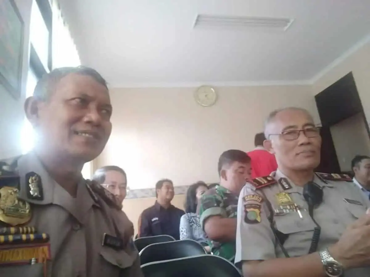 Penutupan Akses Jalan Kembang Elok VI Kembangan Selatan Dikeluhkan Warga Penutupan Akses Jalan Kembang Elok VI Kembangan Selatan Dikeluhkan Warga