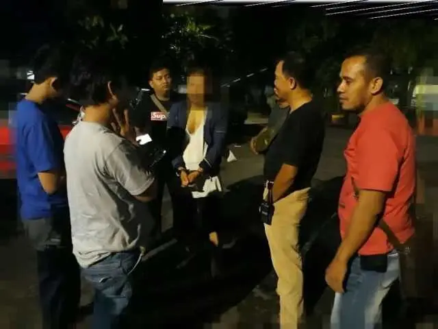 Memiliki Ilmu Gendam Untuk Menipu, Seorang Pria Digelandang ke Polsek Palmerah Memiliki Ilmu Gendam Untuk Menipu, Seorang Pria Digelandang ke Polsek Palmerah