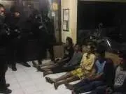 Kerap Memalak Supir Truk, Lima Preman Kampung di Tegal Alur Digiring Tim Pemburu Preman Kerap Memalak Supir Truk, Lima Preman Kampung di Tegal Alur Digiring Tim Pemburu Preman